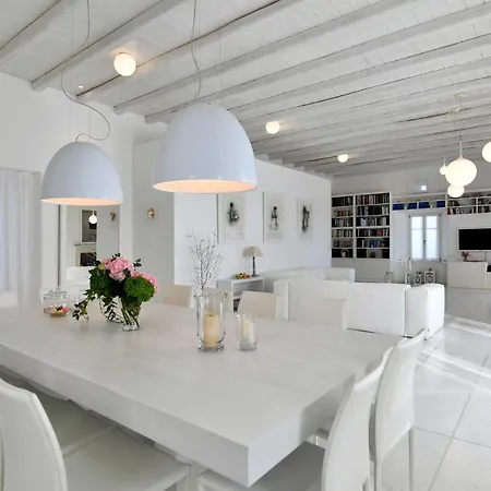 Full Moon Villa *